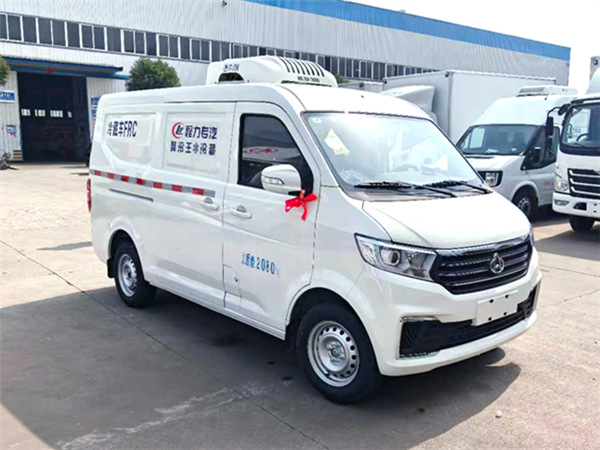 長(zhǎng)安V3面包冷藏車