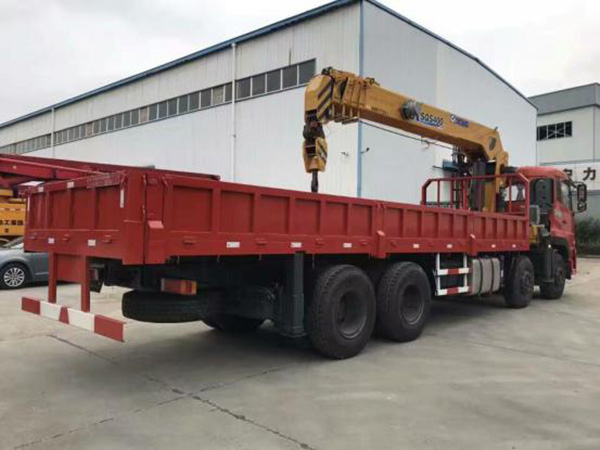 東風征夢前四后八輪隨車吊 東風征夢前四后八輪隨車吊