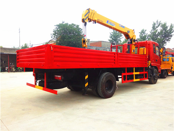 國五東風徐工6.3噸隨車吊