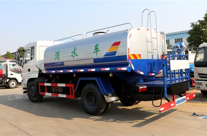 東風專底12噸灑水車