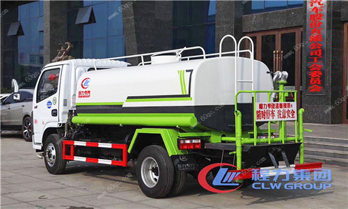 國(guó)六東風(fēng)小多利卡5噸灑水車(chē)