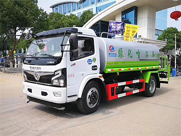 9噸灑水車多少錢，東風(fēng)福瑞卡9噸灑水車配置參數(shù)