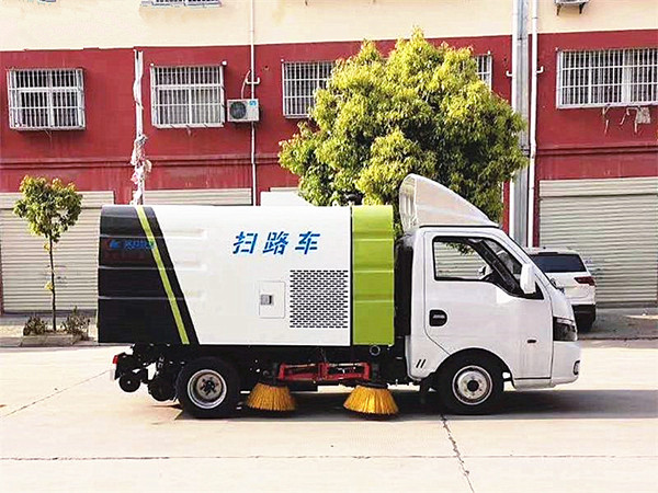 東風(fēng)途逸3方掃路車