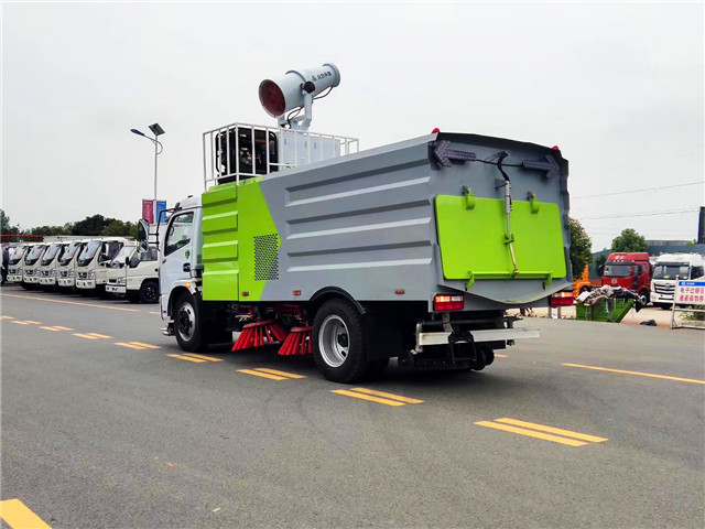 東風福瑞卡8方掃路車 東風福瑞卡8方掃路車